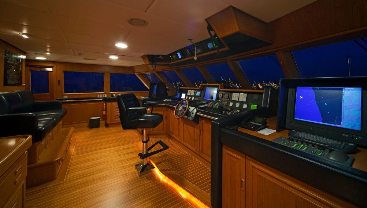 yacht-virginian-interior-22-554c9a1276ce5_v_default_big