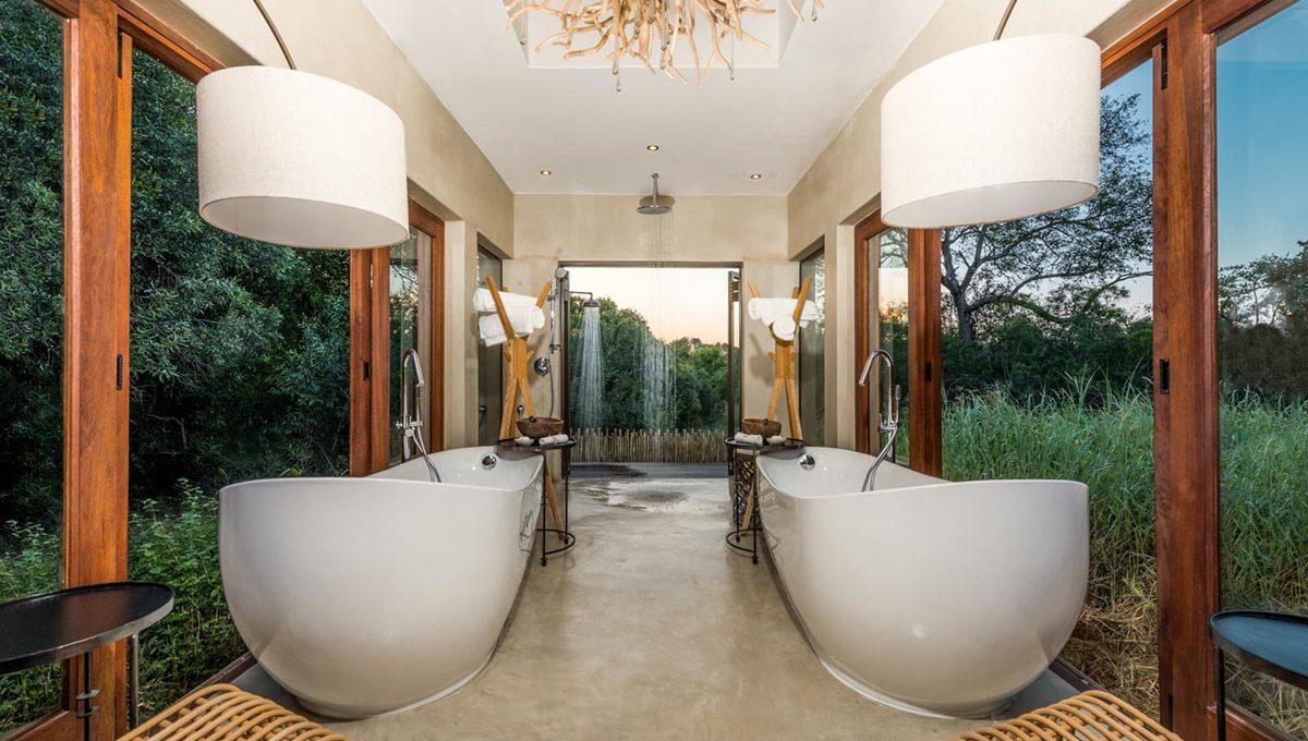 Bush-Lodge-Luxury-Villa-Bathroom-web
