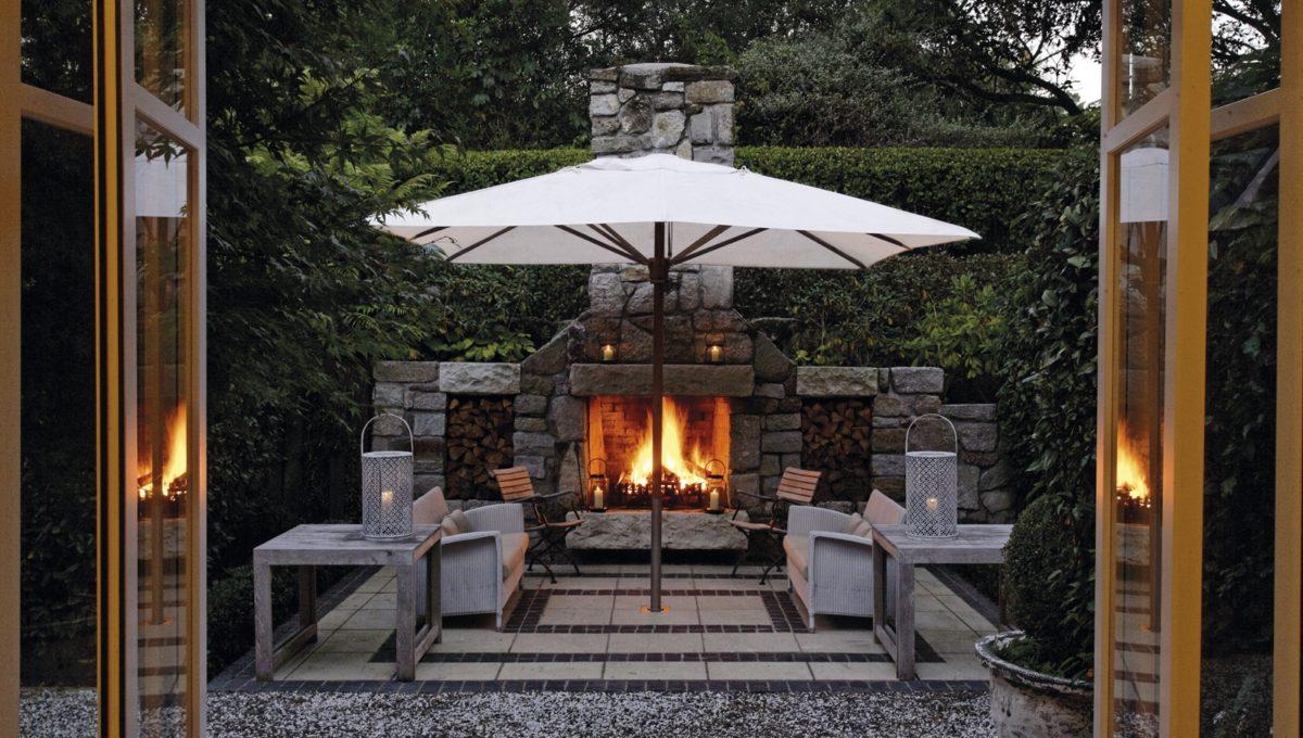 Owners-Cottage-outdoor-fireplace_Rotator