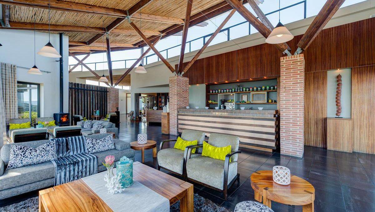 web-grootbos-accommodation-forest-lodge-champagne-lounge-02