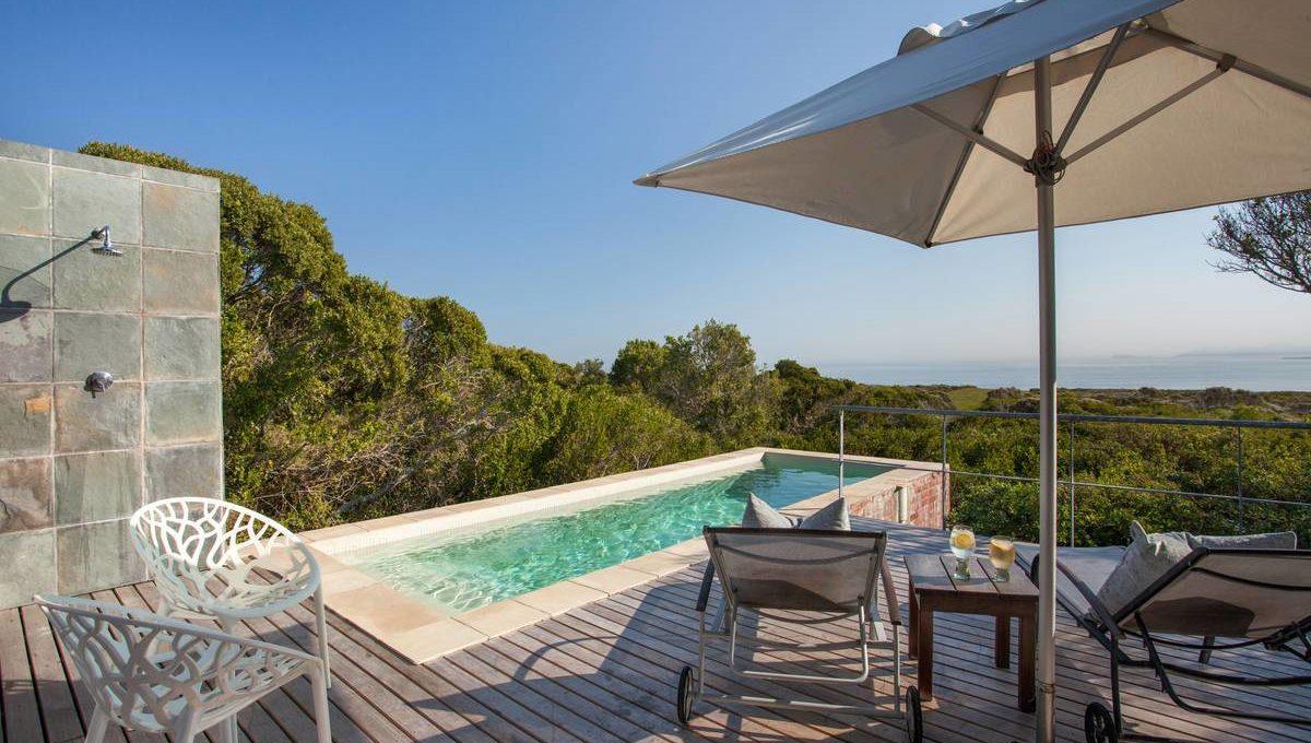 web-grootbos-accommodation-forest-suite-pool-exterior-01
