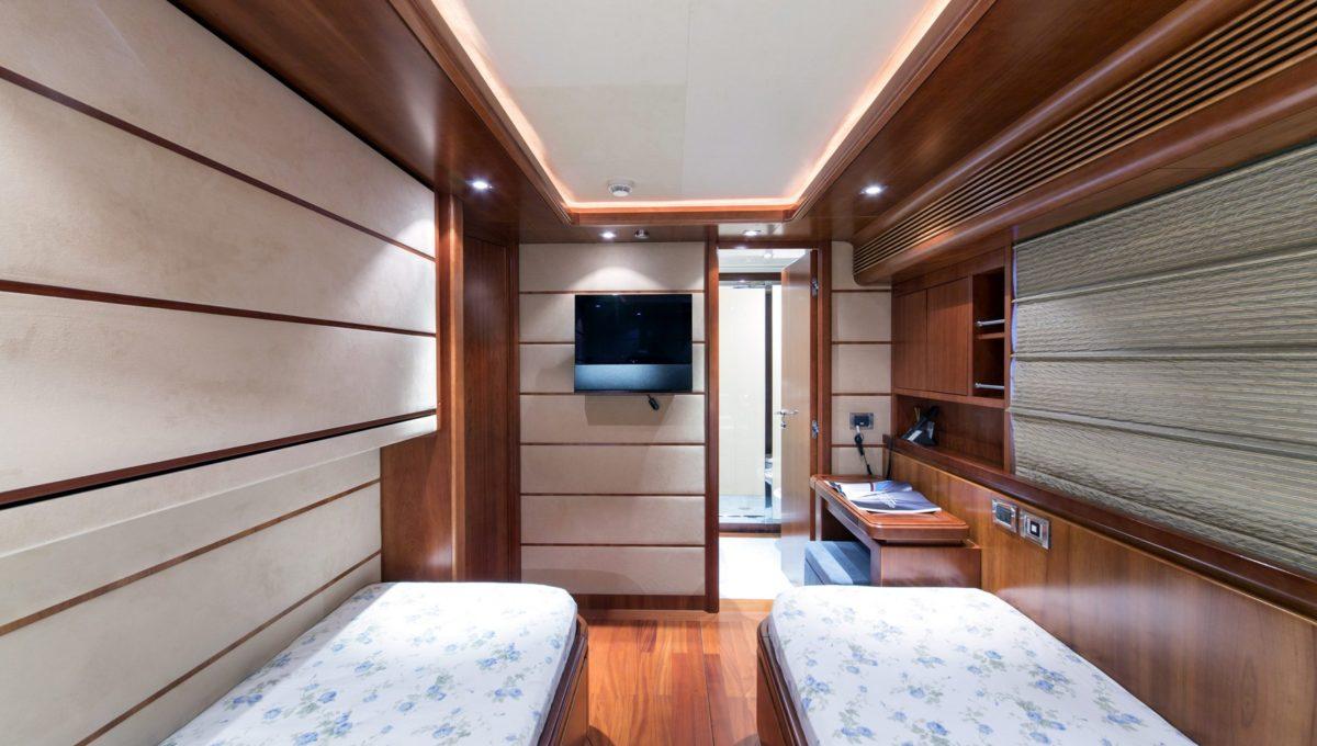 charter-yacht-annemarie-guest-cabin2