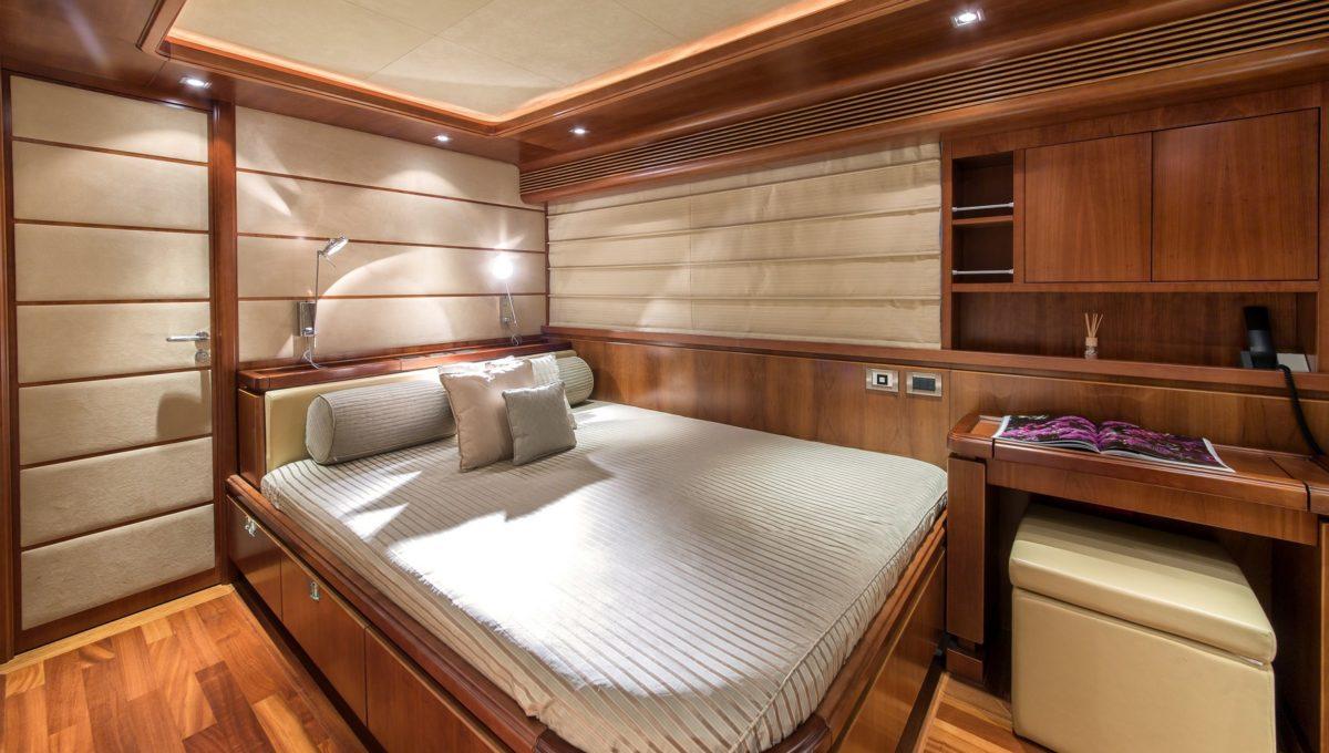 charter-yacht-annemarie-guest-double-cabin