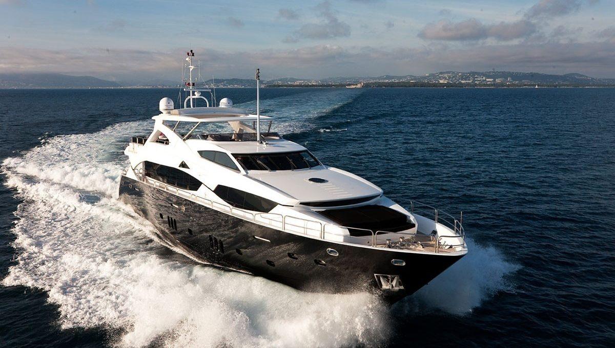 [34m-Yacht-BLACK-AND-WHITE]-6122-18