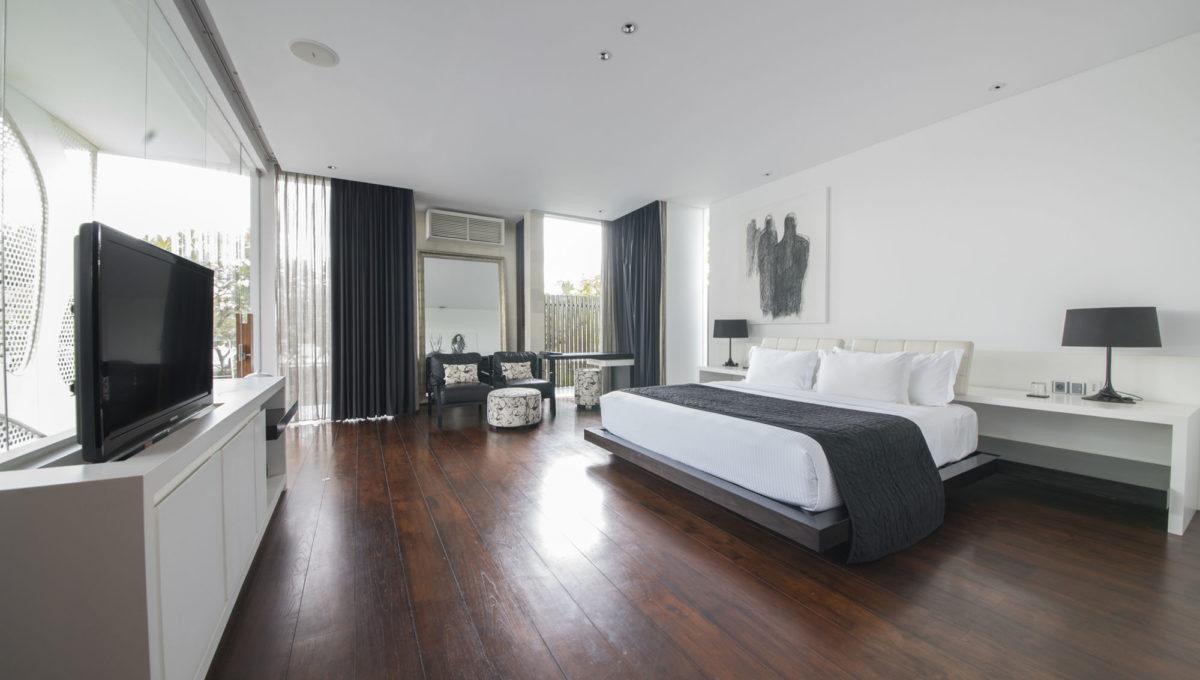villa-issi-master-bedroom-luxury