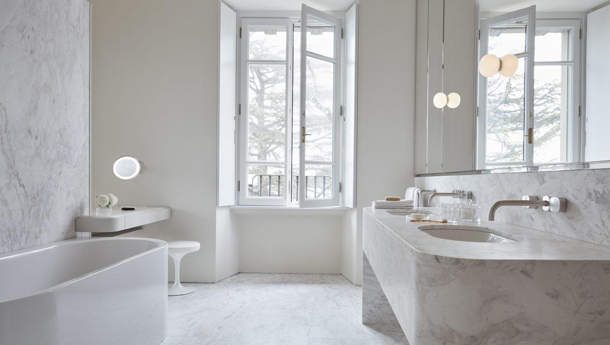 Villa Peduzzi PigraLake ComoFirst FloorMaster Suite Bathroom