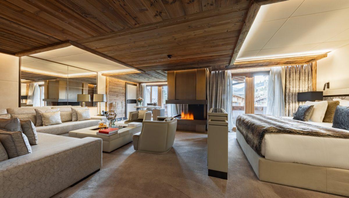 Open Living with Fireplace, Signature Suite, Ultima Gstaad