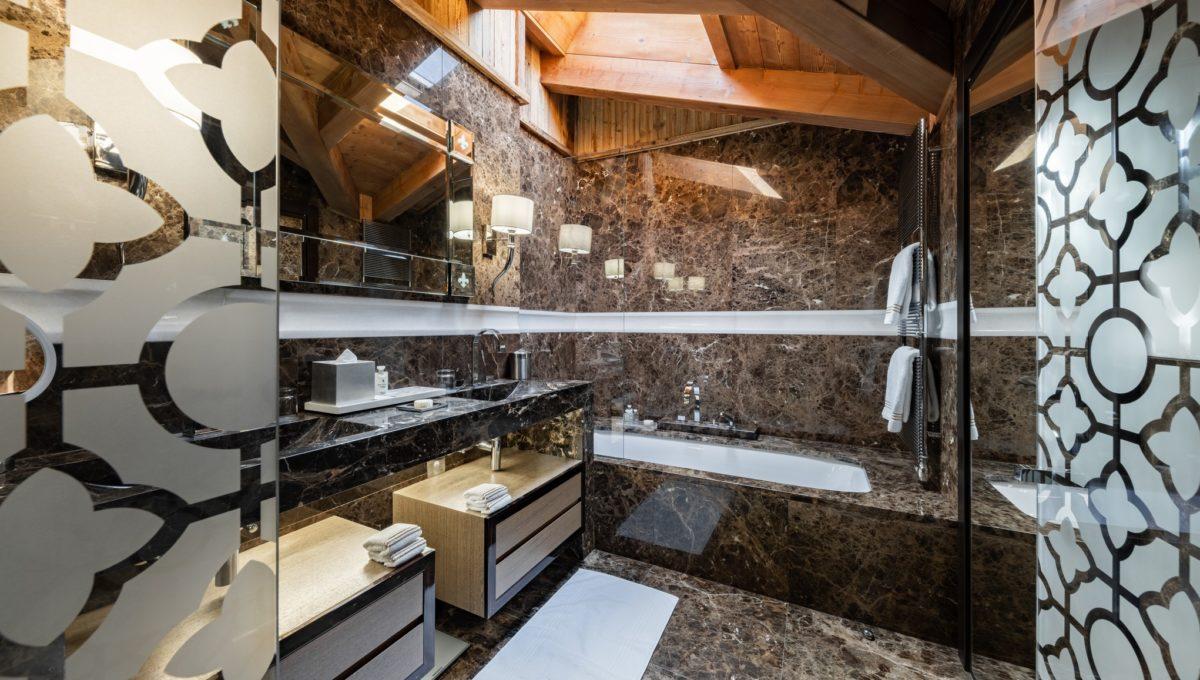 Royal Residence, Ultima Gstaad, Bathroom